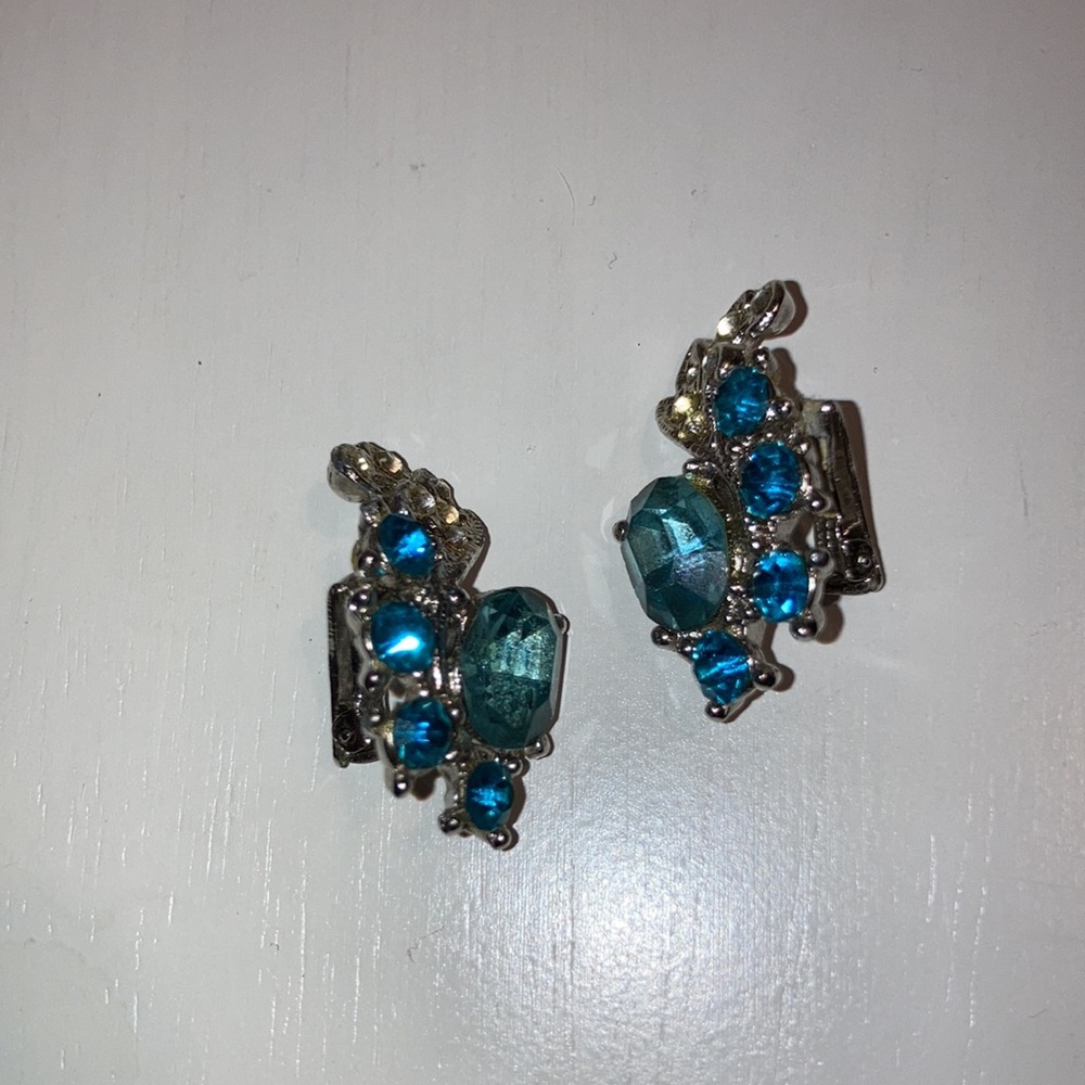Beautiful Blue Clip on Earrings - Picture 5 of 6